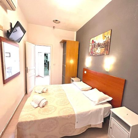 Alius And Freerome Hotel Exterior foto